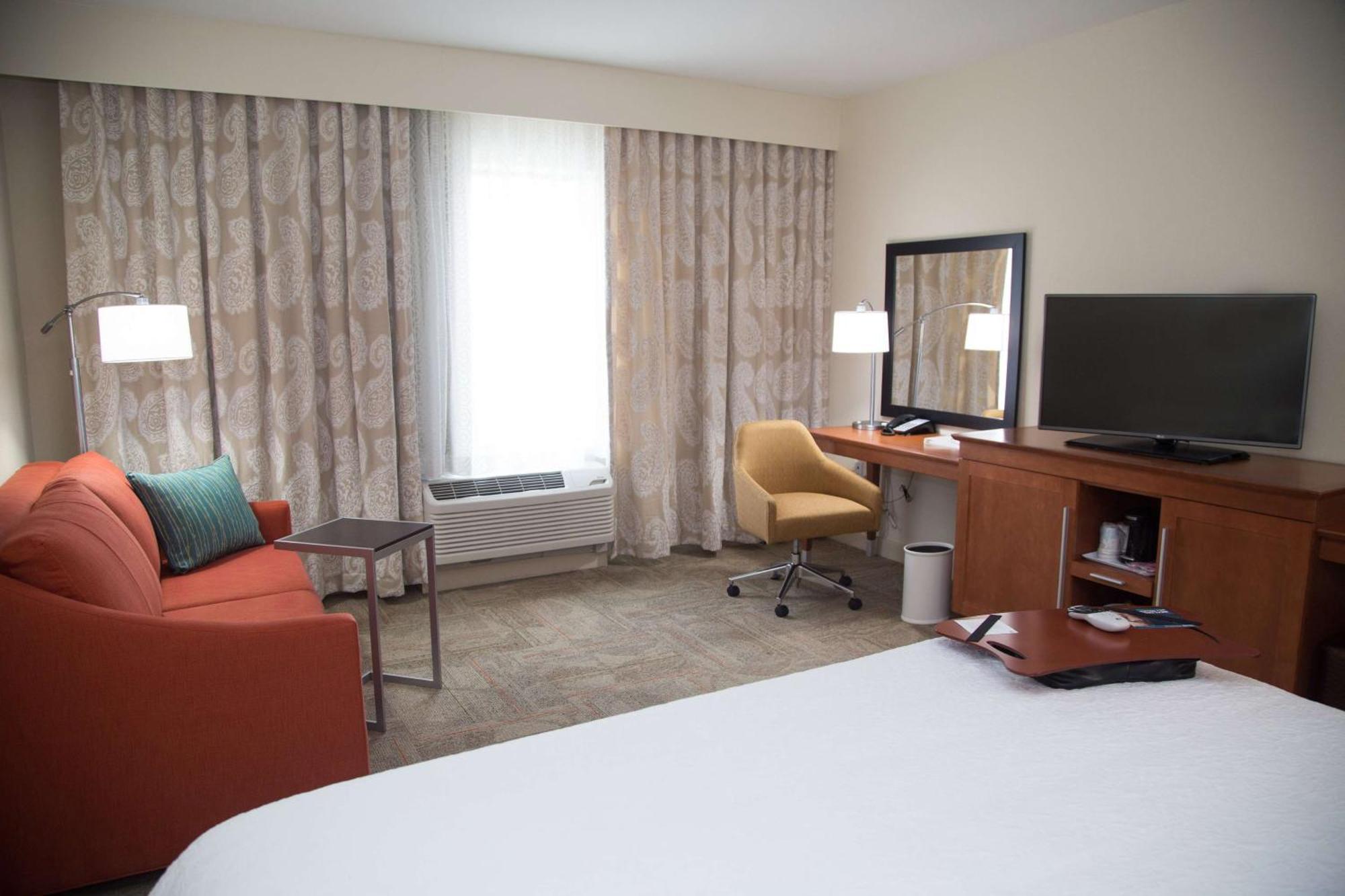 Hotel Hampton And By Hilton